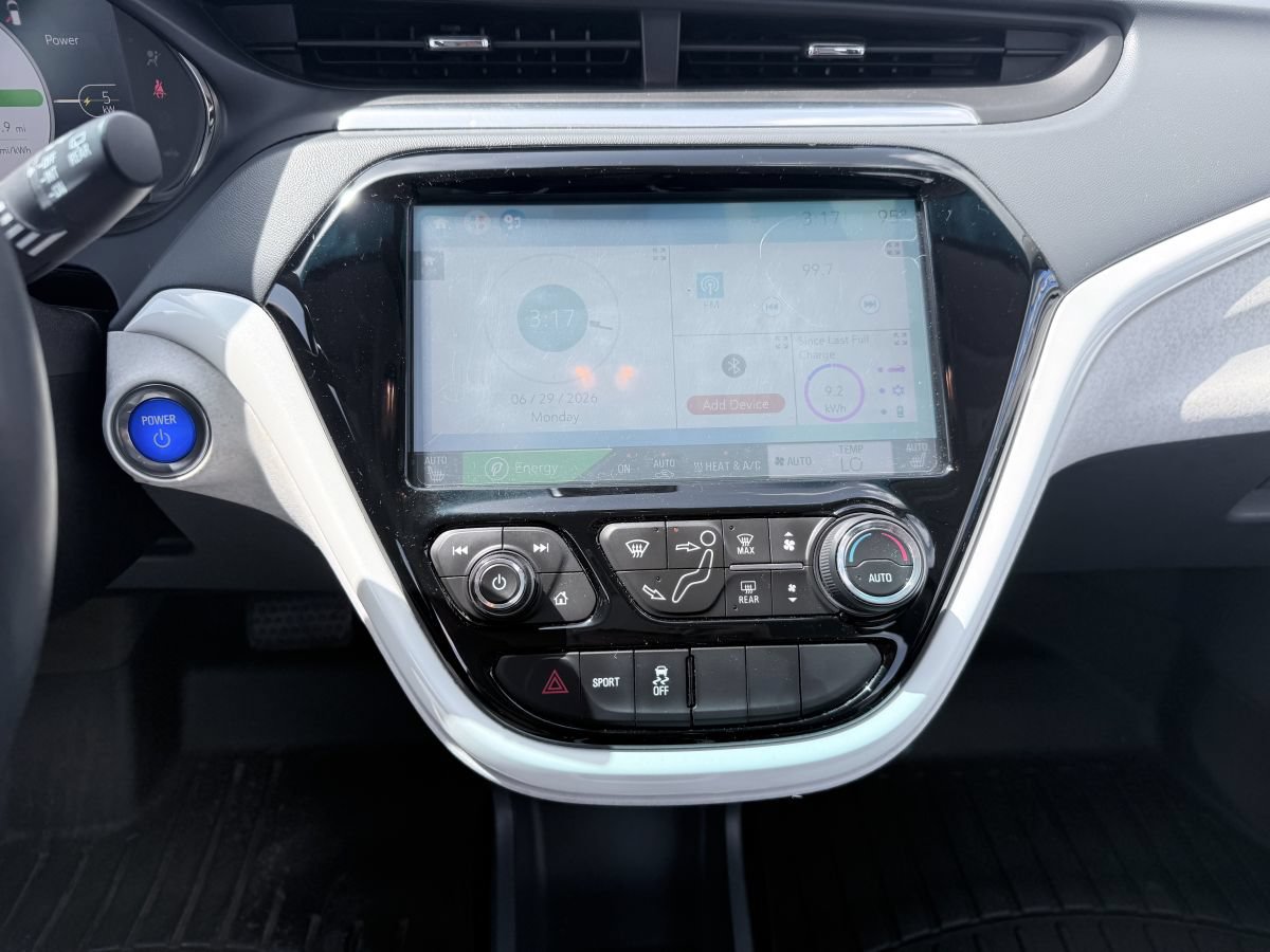 Used 2017 Chevrolet Bolt LT FWD image 12