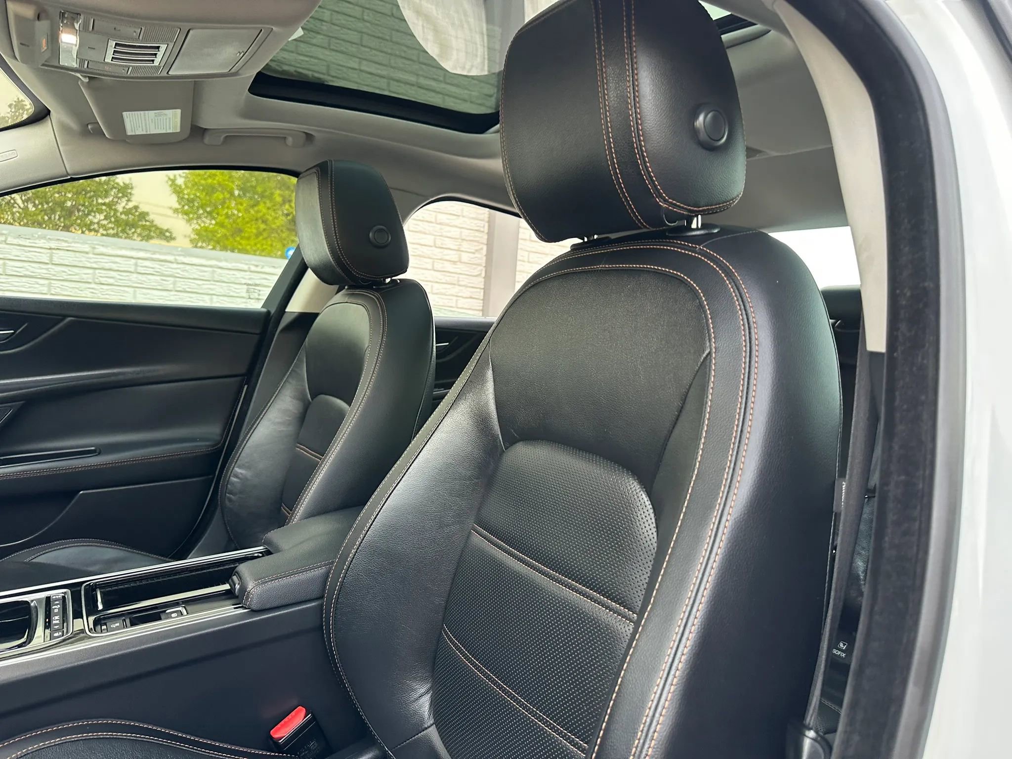 Used 2018 Jaguar XE Prestige RWD image 16