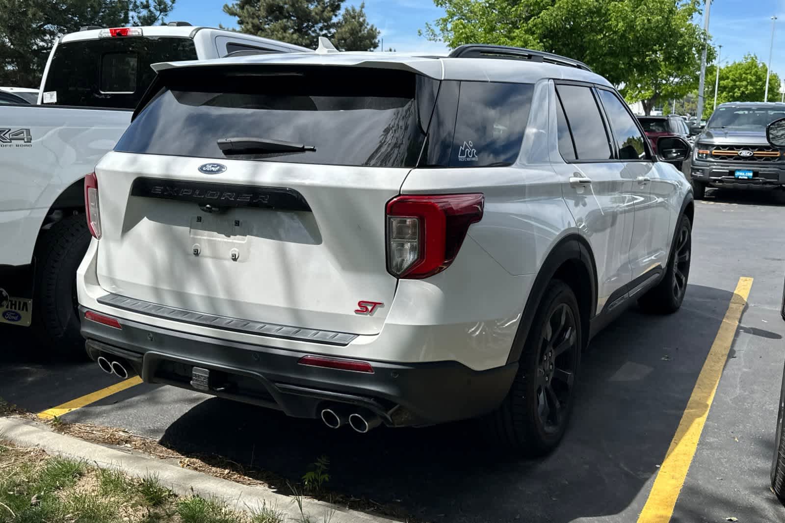 Certified 2020 Ford Explorer ST w/ ST Street Pack AWD/4WD image 4