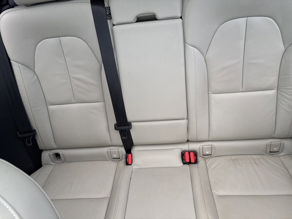 Certified 2023 Volvo XC40 B5 Plus w/ Protection Package Premier image 28