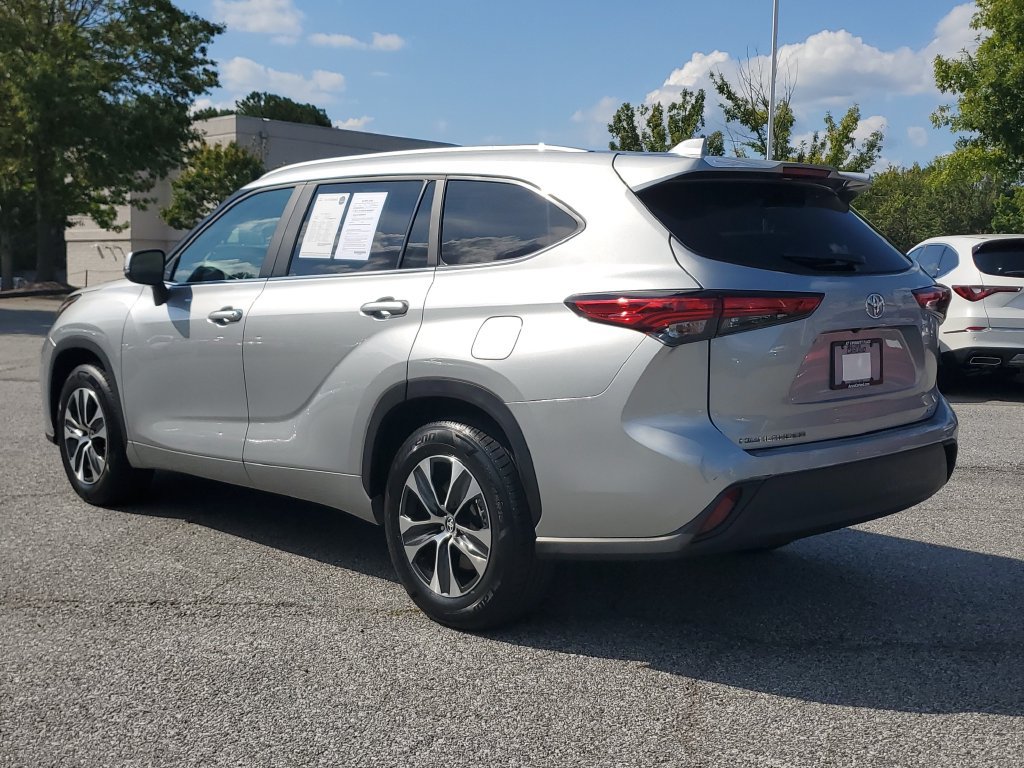 Used 2023 Toyota Highlander XLE FWD image 7
