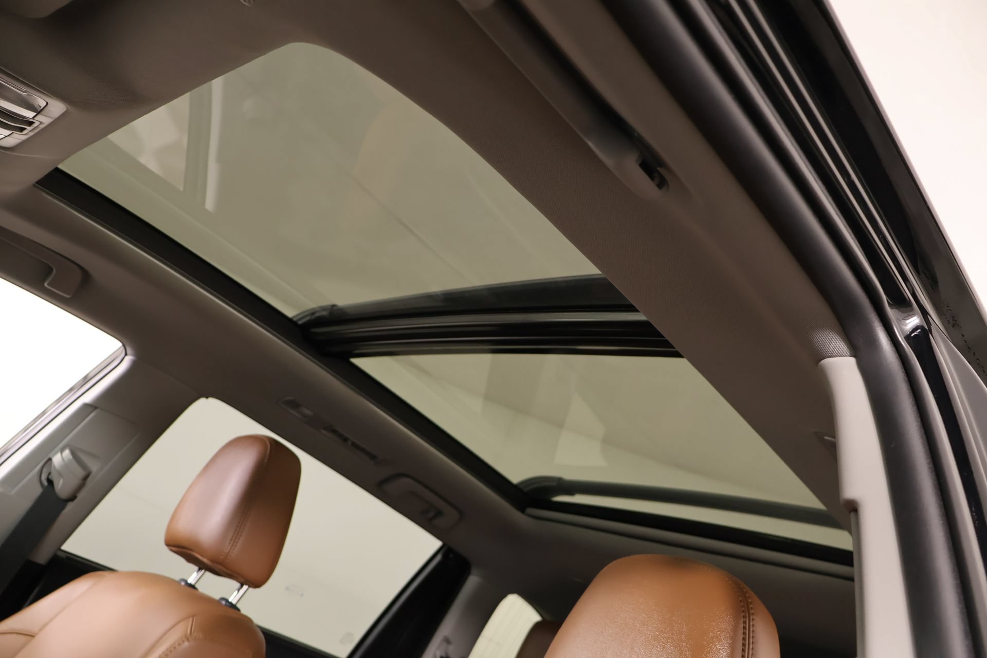 Used 2019 Toyota Highlander Limited Platinum AWD/4WD image 16