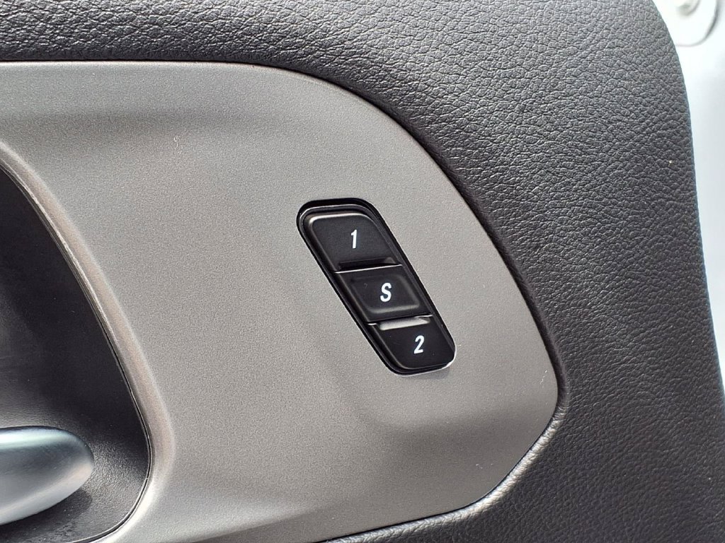 Used 2026 Chrysler Pacifica Select FWD image 26