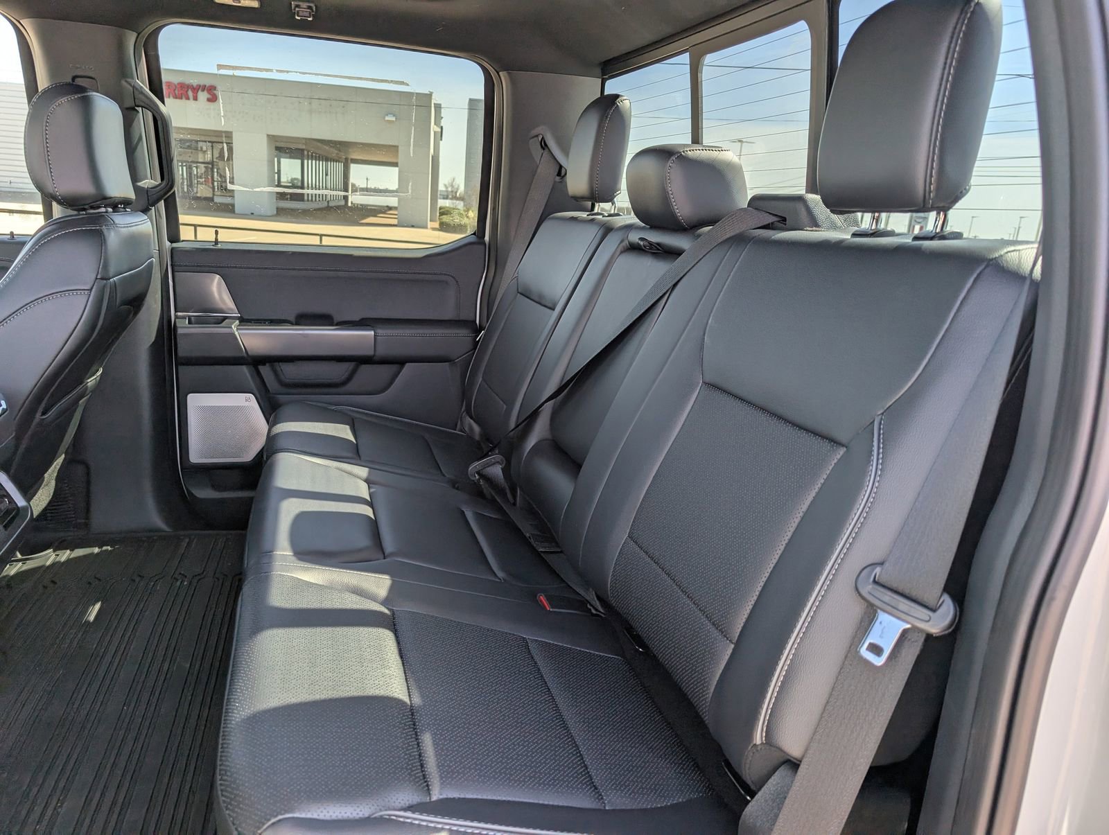 Used 2025 Ford F150 Lariat w/ Equipment Group 502A High image 30