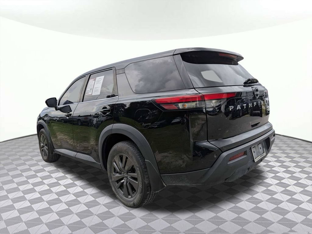 Used 2022 Nissan Pathfinder S FWD image 5