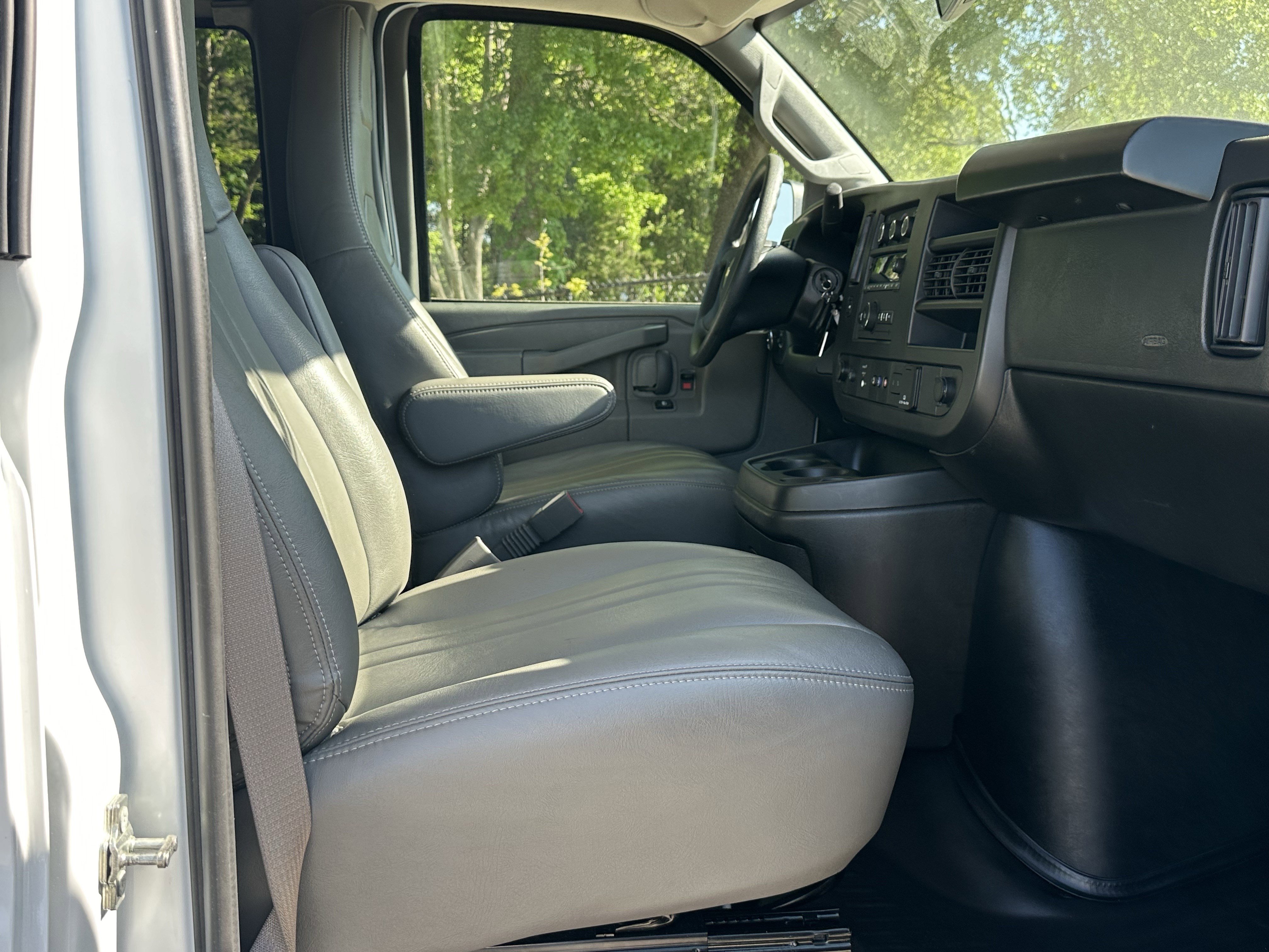 Used 2024 Chevrolet Express 3500 LS image 16