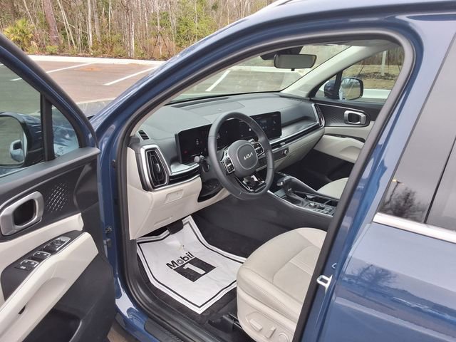 Used 2025 Kia Sorento S FWD image 3