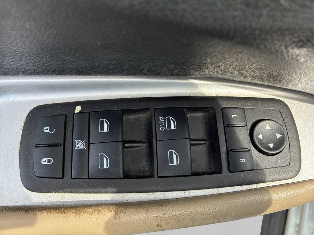 Used 2013 Dodge Journey SXT w/ Flexible Seating Group FWD image 17