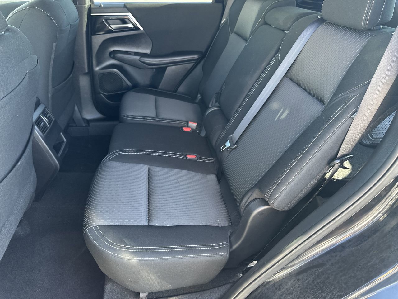 Used 2024 Mitsubishi Outlander ES image 23