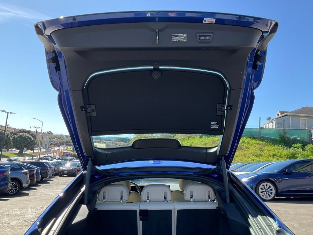 Used 2025 BMW i4 eDrive40 w/ M Sport Package image 10