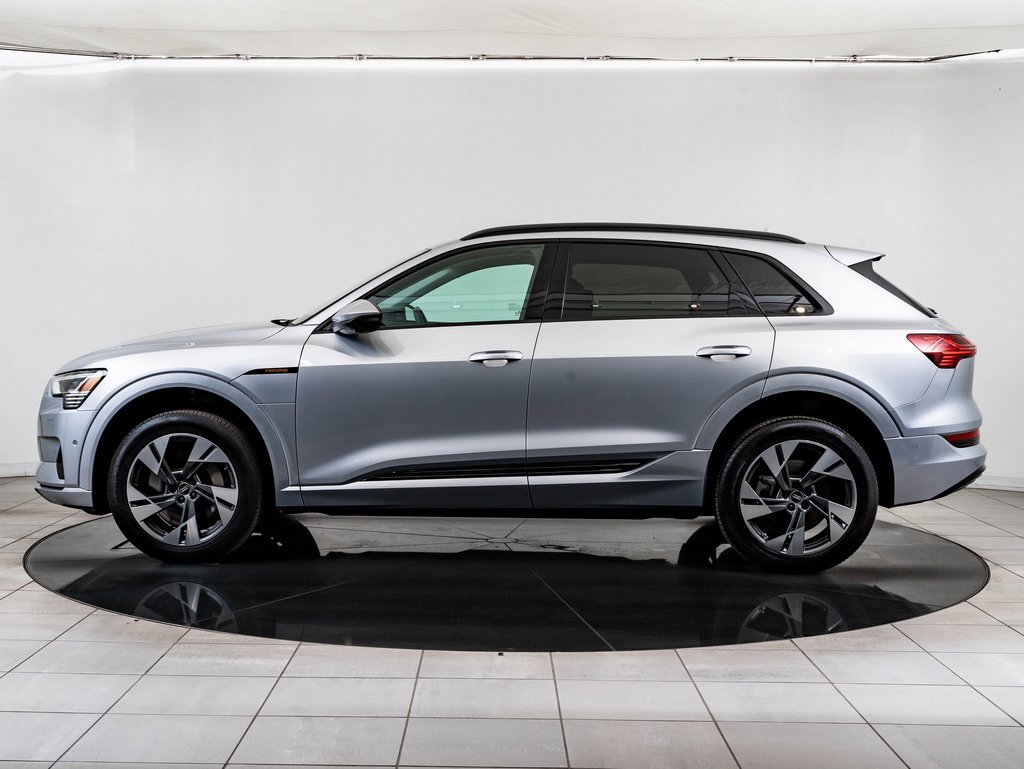 Used 2022 Audi e-tron Premium w/ Convenience Plus Package image 11