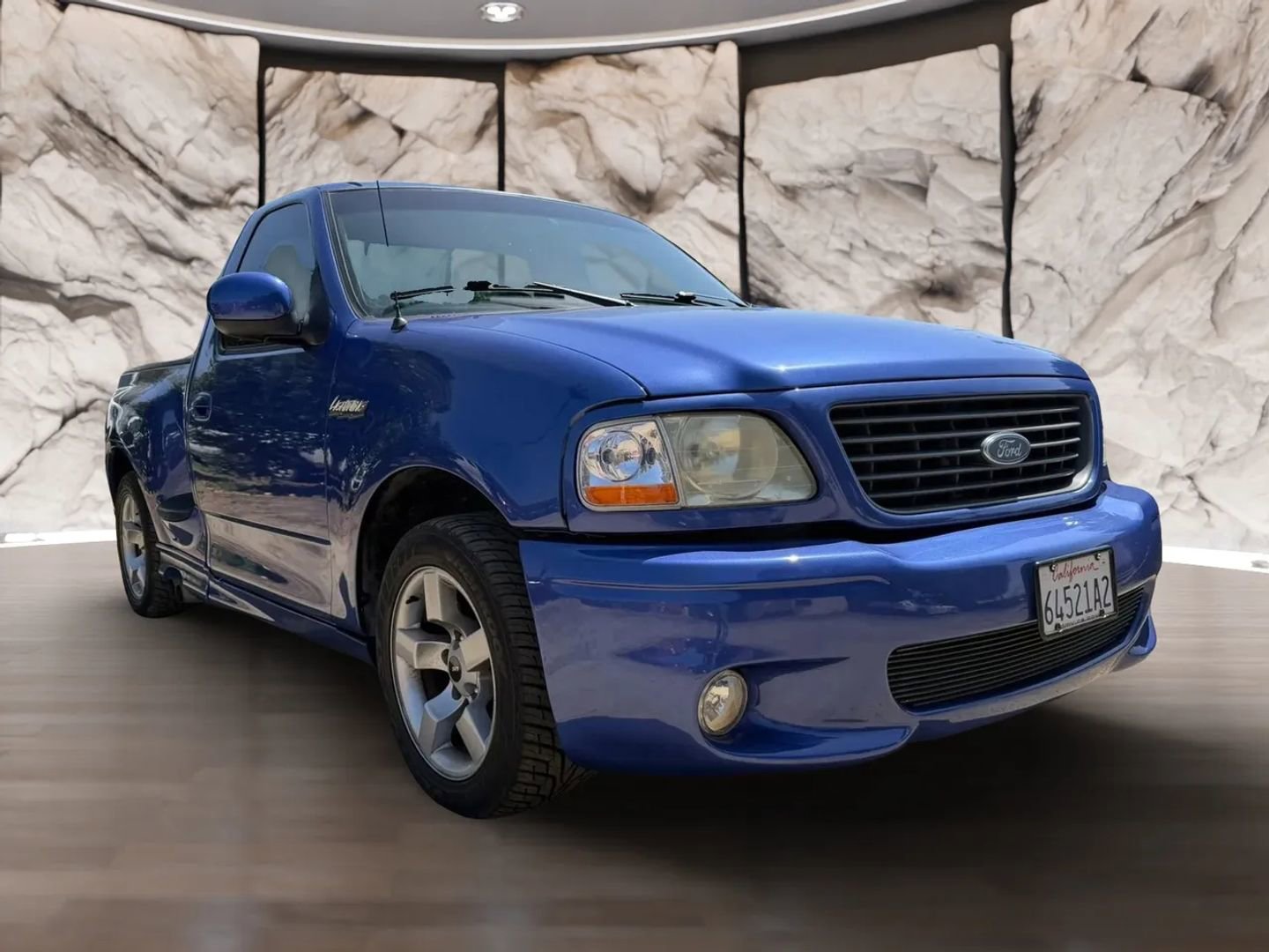 Used 2002 Ford F150 Lightning RWD image 3
