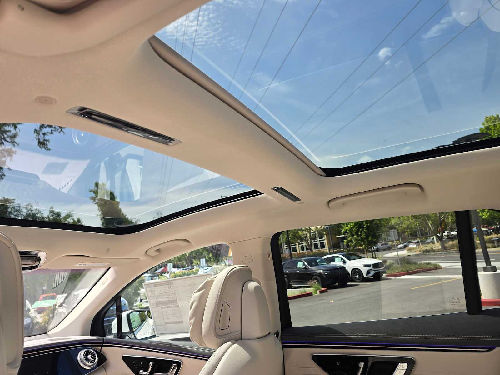 New 2026 Mercedes-Benz EQS 400 4MATIC SUV image 19
