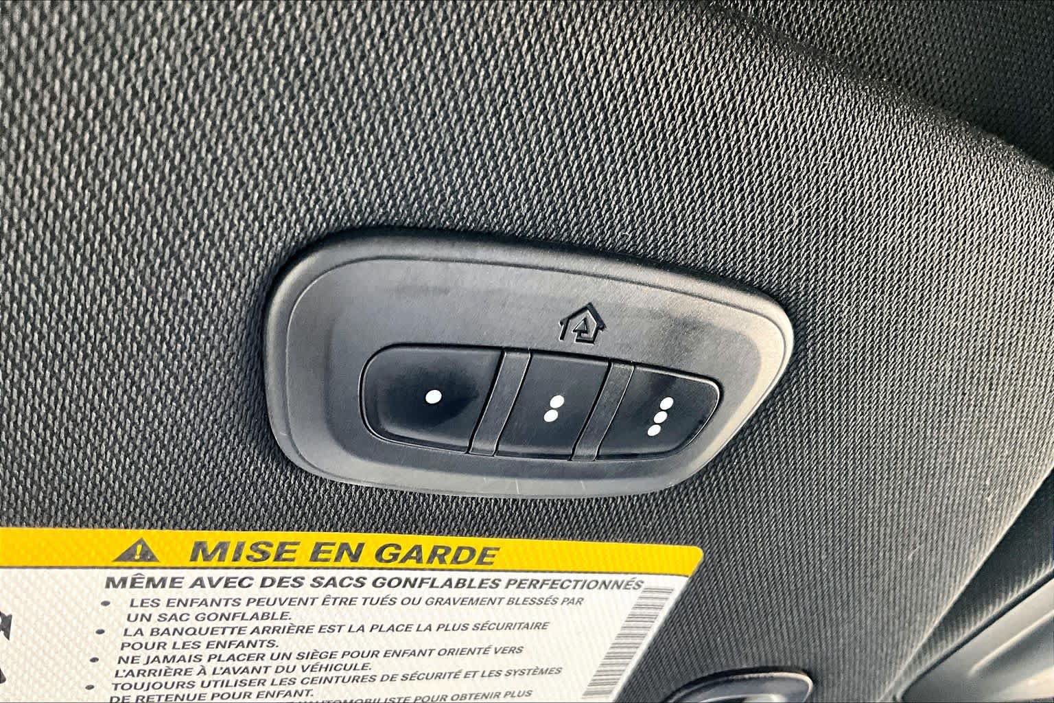 Used 2021 Chrysler Pacifica Touring w/ S Appearance Package FWD image 33