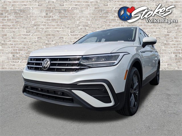 Certified 2023 Volkswagen Tiguan SE w/ Panoramic Sunroof Package image 8
