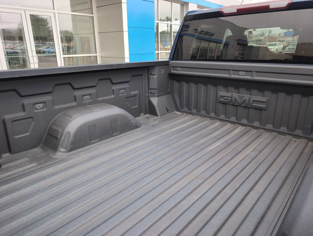 Used 2021 GMC Sierra 1500 Elevation w/ LPO, Elevation Black Package image 10