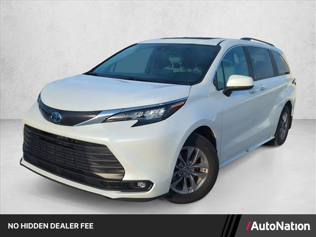 Certified 2025 Toyota Sienna XLE FWD video 1