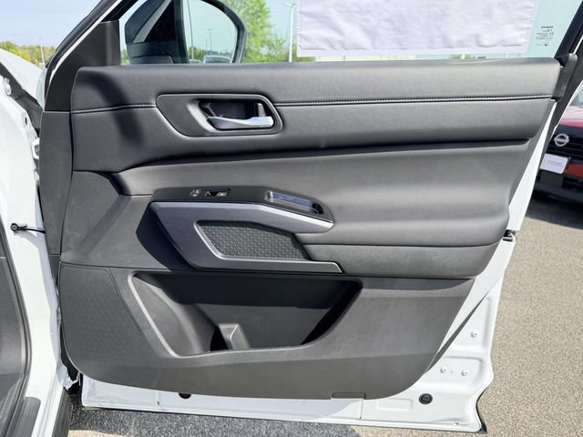 New 2026 Nissan Pathfinder SL w/ SL Premium Package AWD/4WD image 8