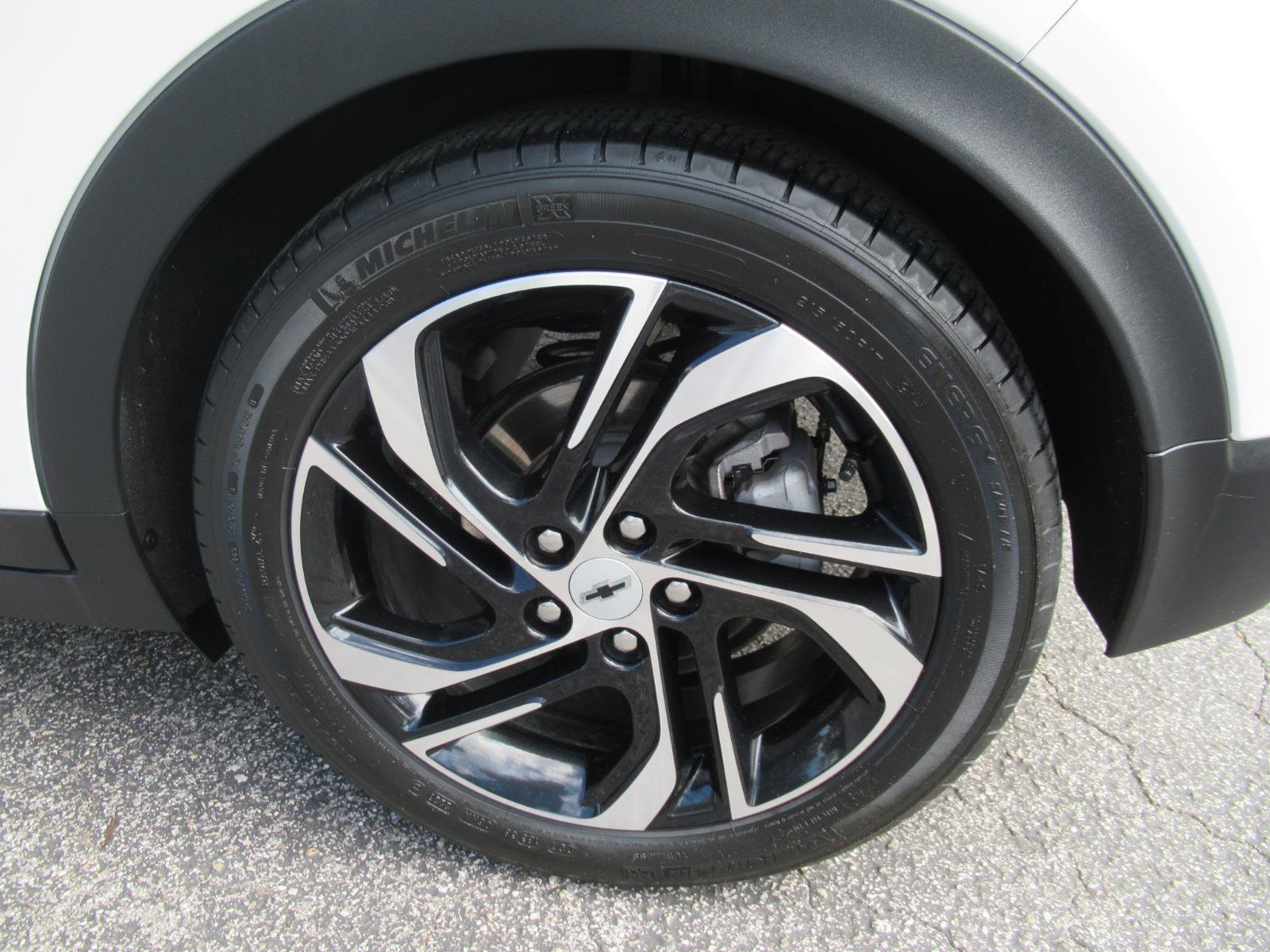 Used 2023 Chevrolet Bolt LT w/ Infotainment Package image 8