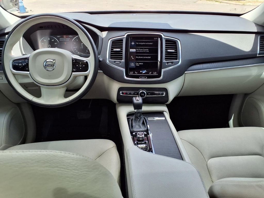 Used 2020 Volvo XC90 T5 Momentum w/ Protection Package Premier FWD image 18