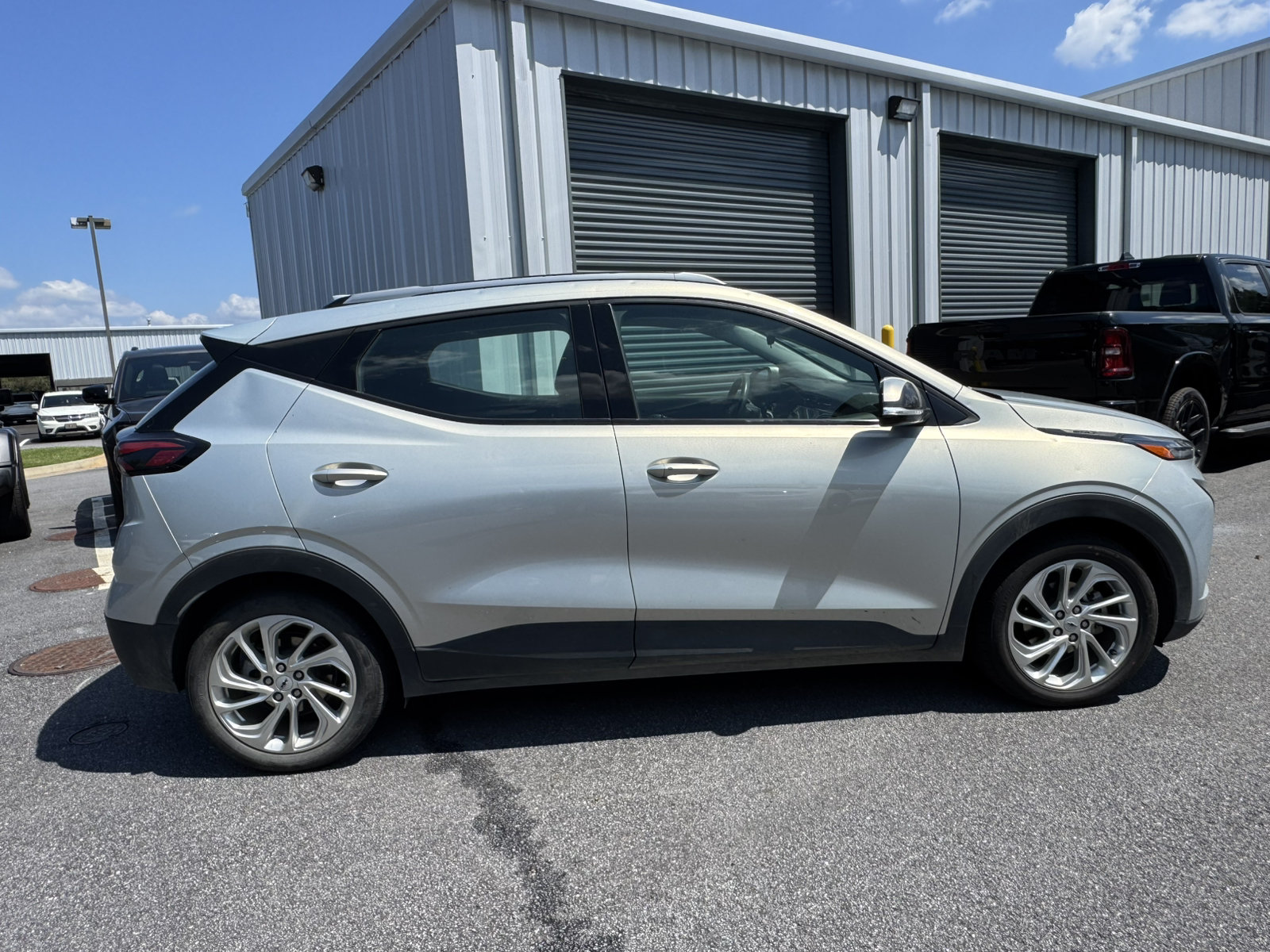 Used 2023 Chevrolet Bolt EUV LT FWD image 4