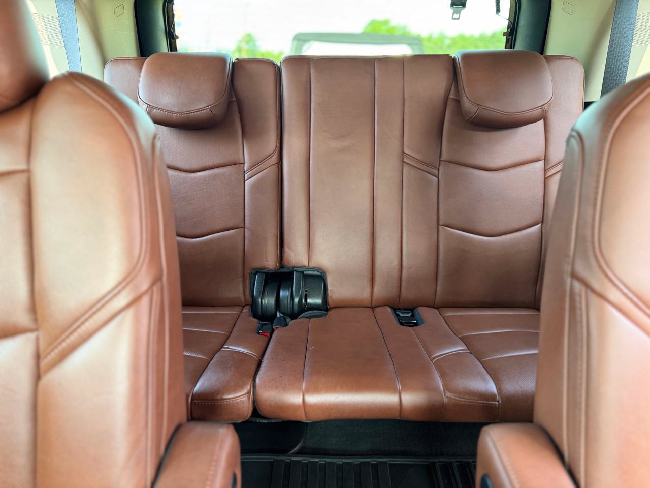 Used 2018 Cadillac Escalade Luxury RWD image 13