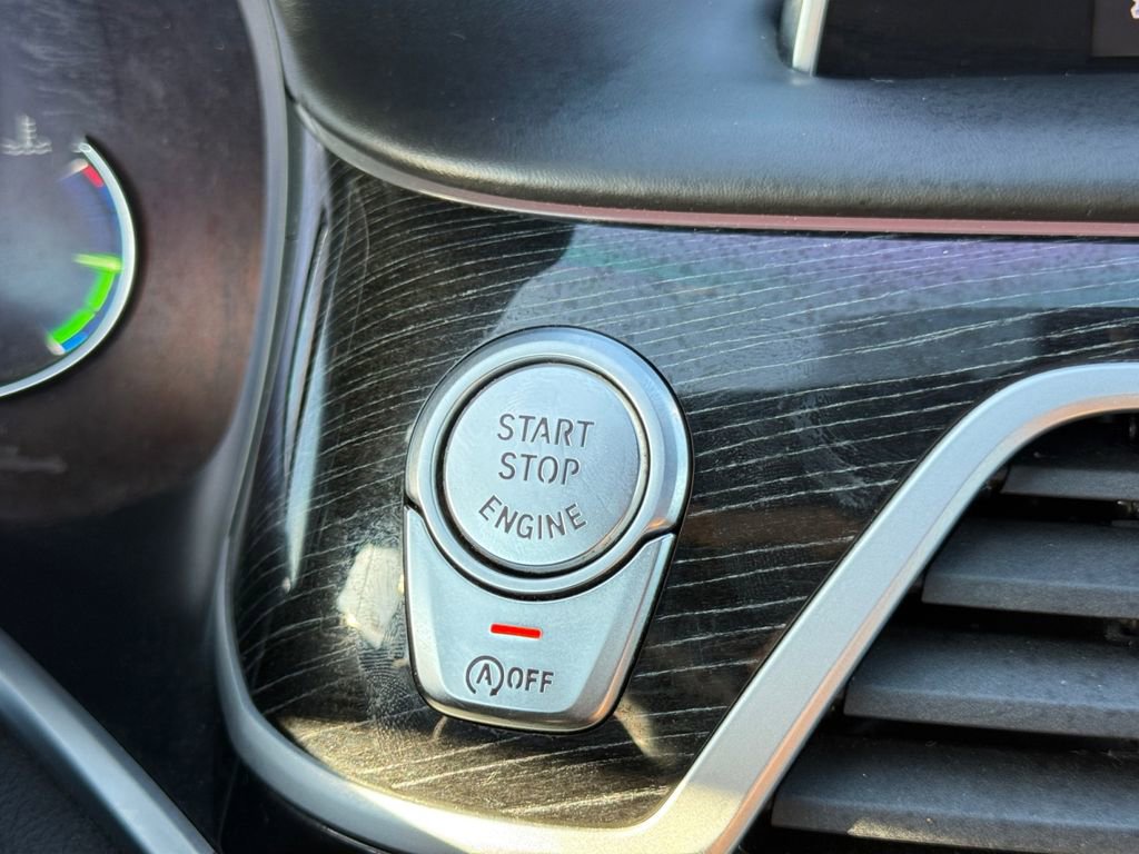 Used 2018 BMW 750i xDrive image 30