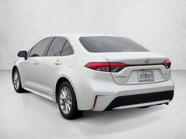 Used 2020 Toyota Corolla XLE image 3