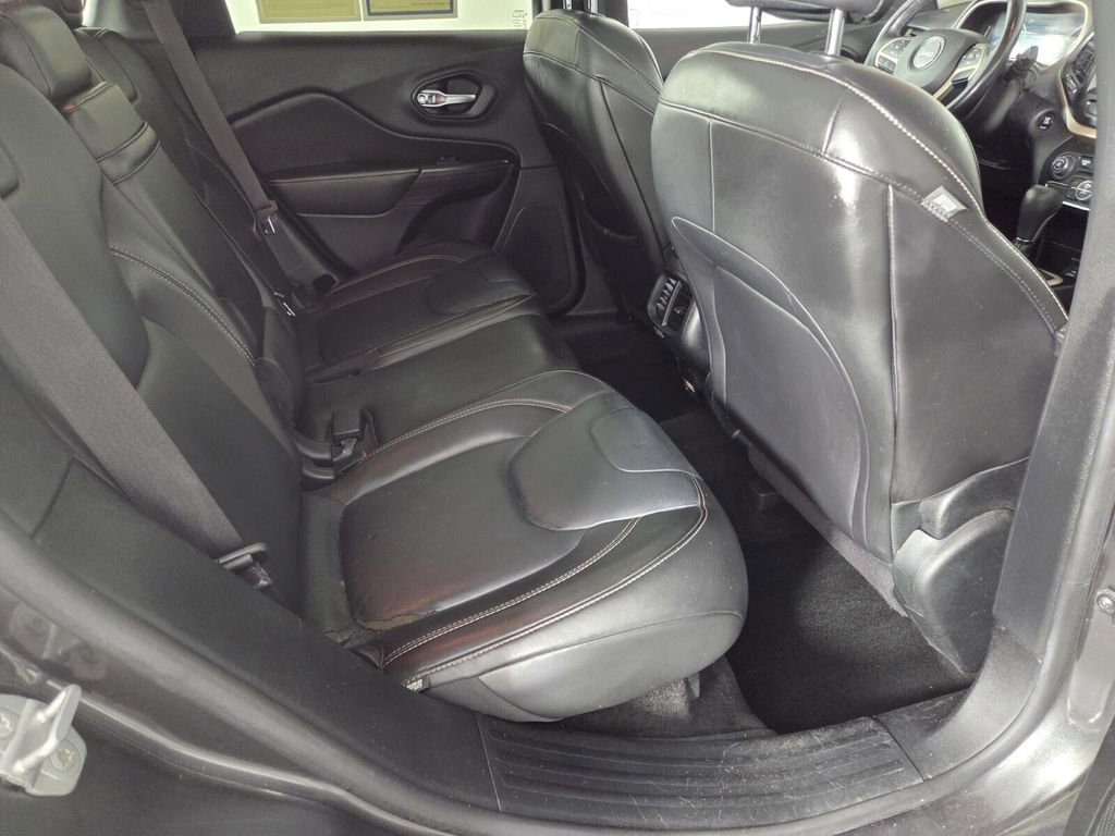 Used 2015 Jeep Cherokee Limited image 25