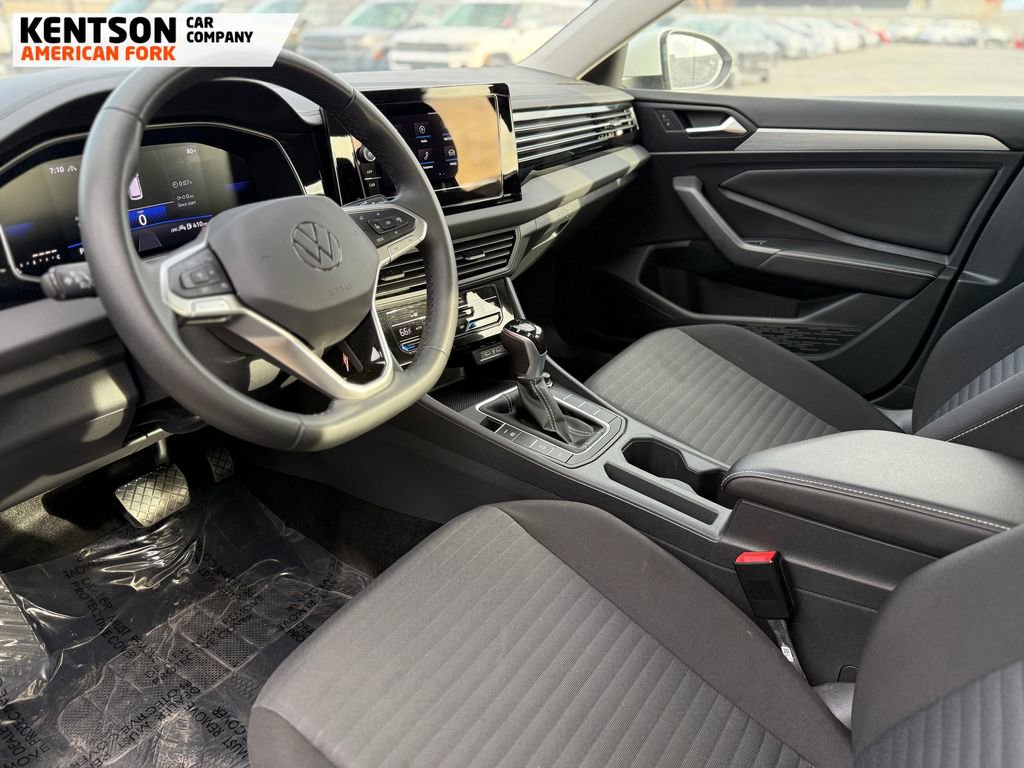 Used 2025 Volkswagen Jetta S image 33