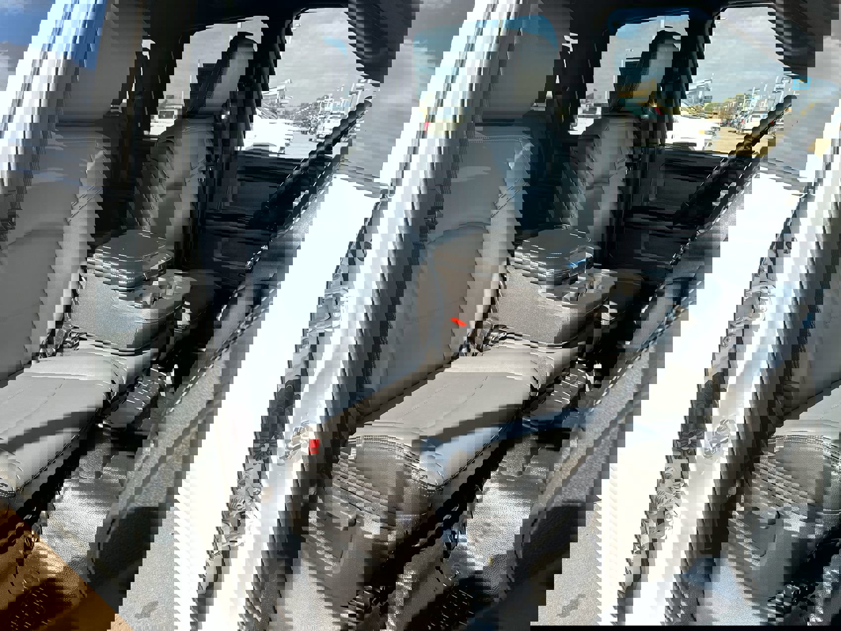 Used 2024 RAM 2500 Tradesman w/ Chrome Appearance Group image 22