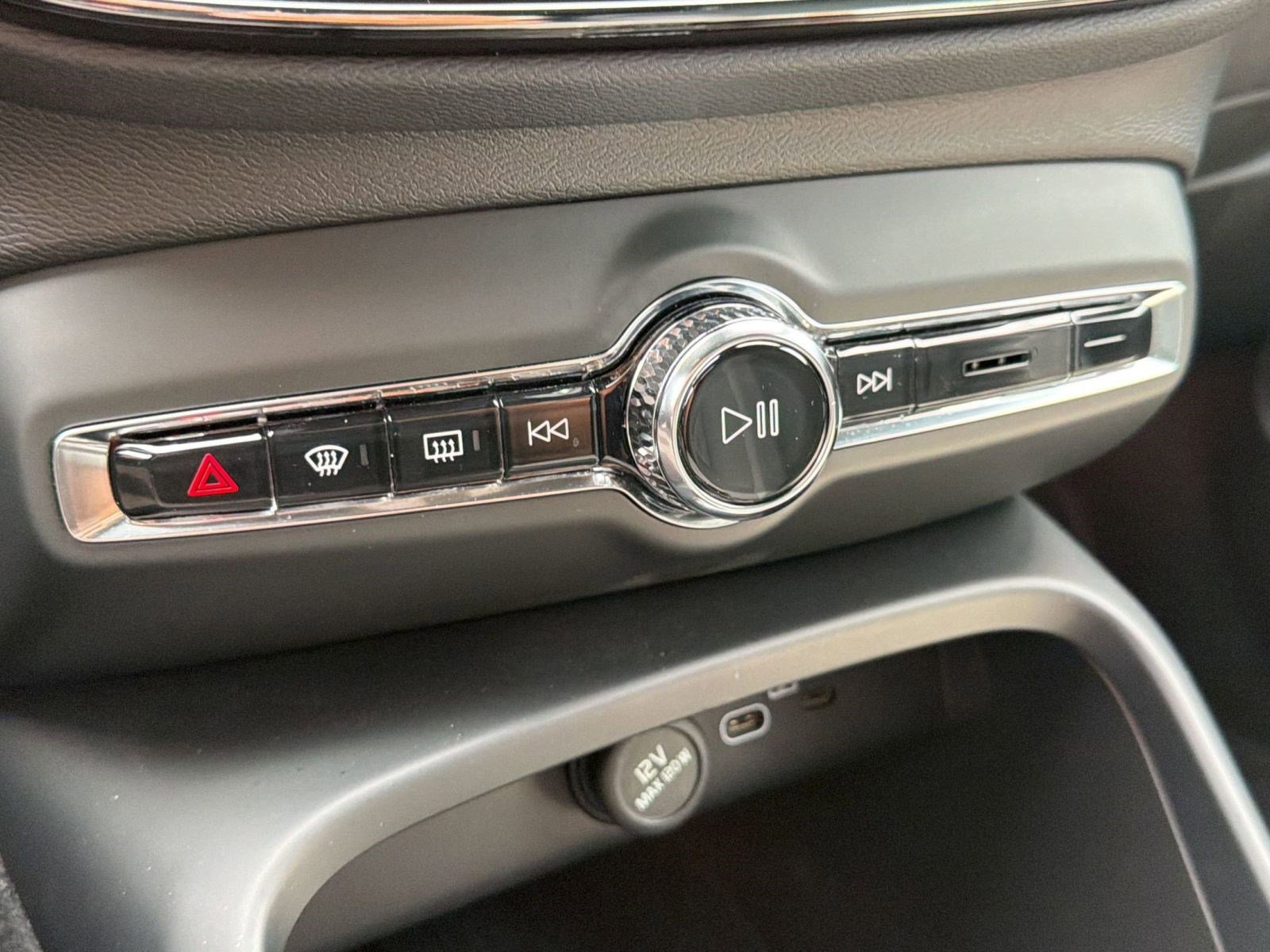 Certified 2024 Volvo XC40 Recharge Plus w/ Protection Package Premier RWD image 19