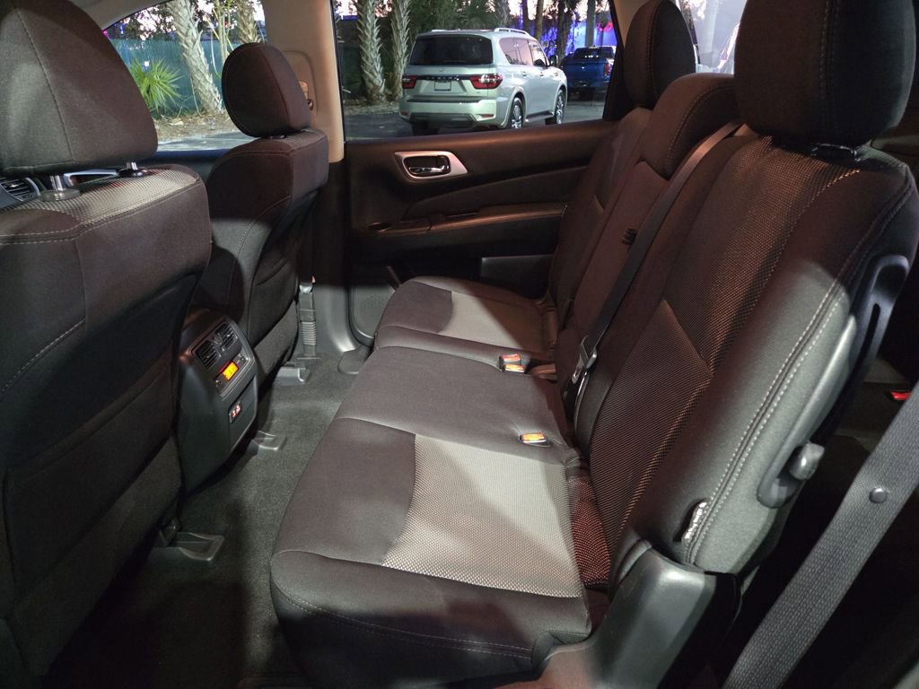 Used 2020 Nissan Pathfinder SV image 26