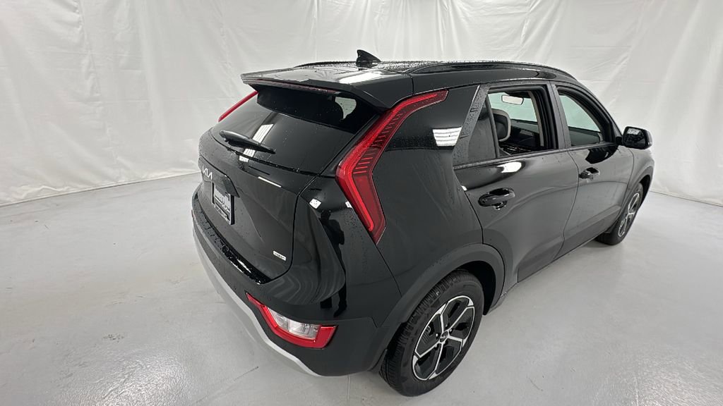 New 2025 Kia Niro EX image 3