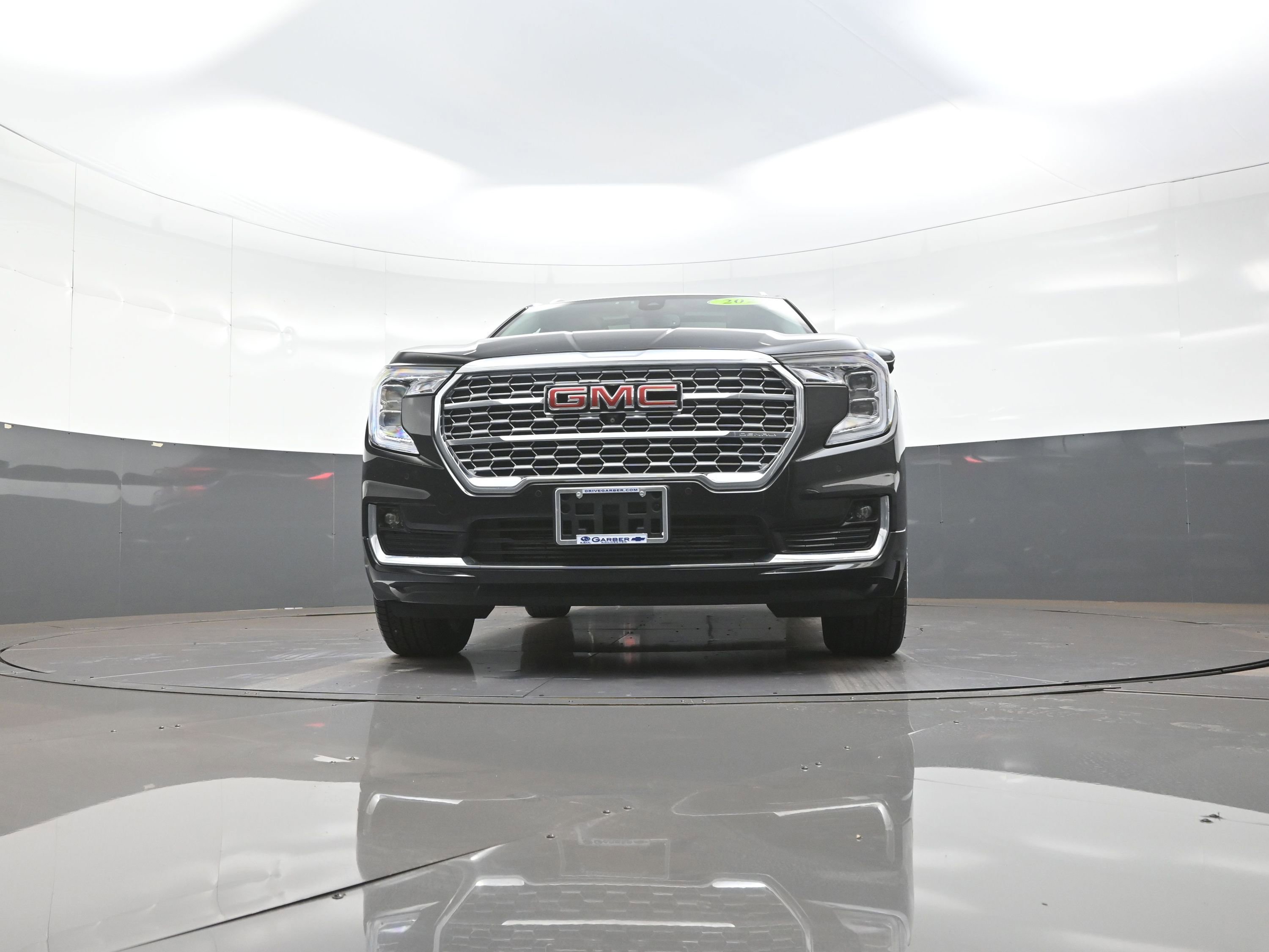 Used 2023 GMC Terrain Denali w/ Black Diamond Edition image 10