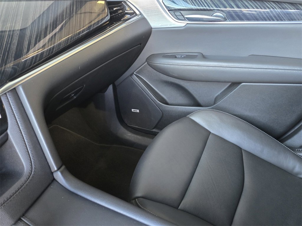 Used 2025 Cadillac XT6 Premium Luxury image 33