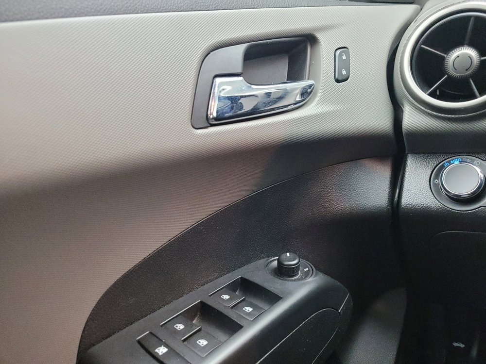 Used 2016 Chevrolet Sonic LT image 27