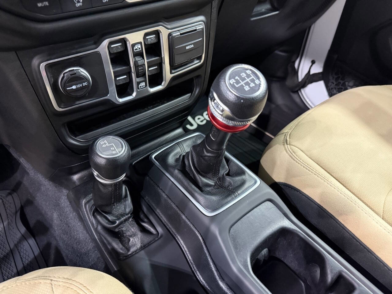 Used 2018 Jeep Wrangler Unlimited Sport S image 18