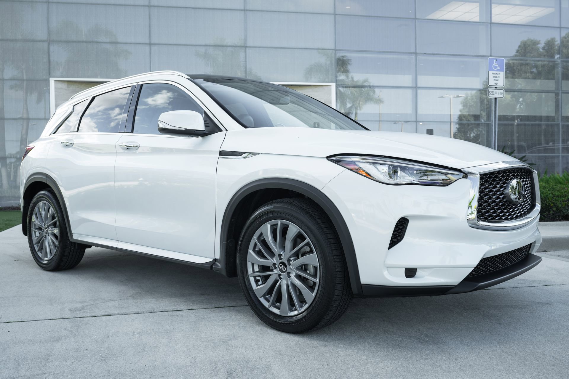 Used 2025 INFINITI QX50 Luxe video 2