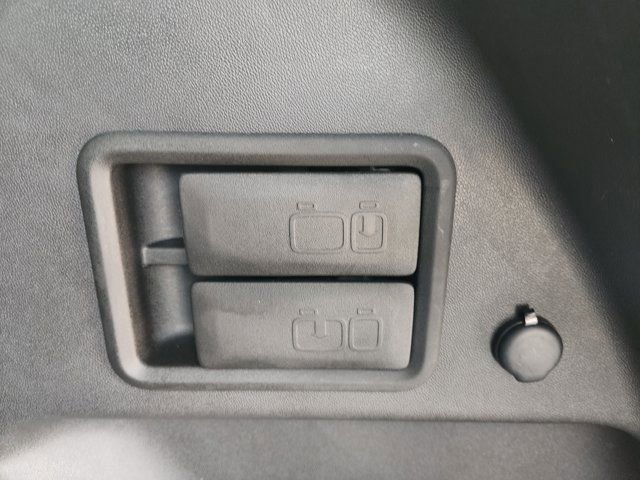 Used 2024 Chevrolet Equinox LT image 34