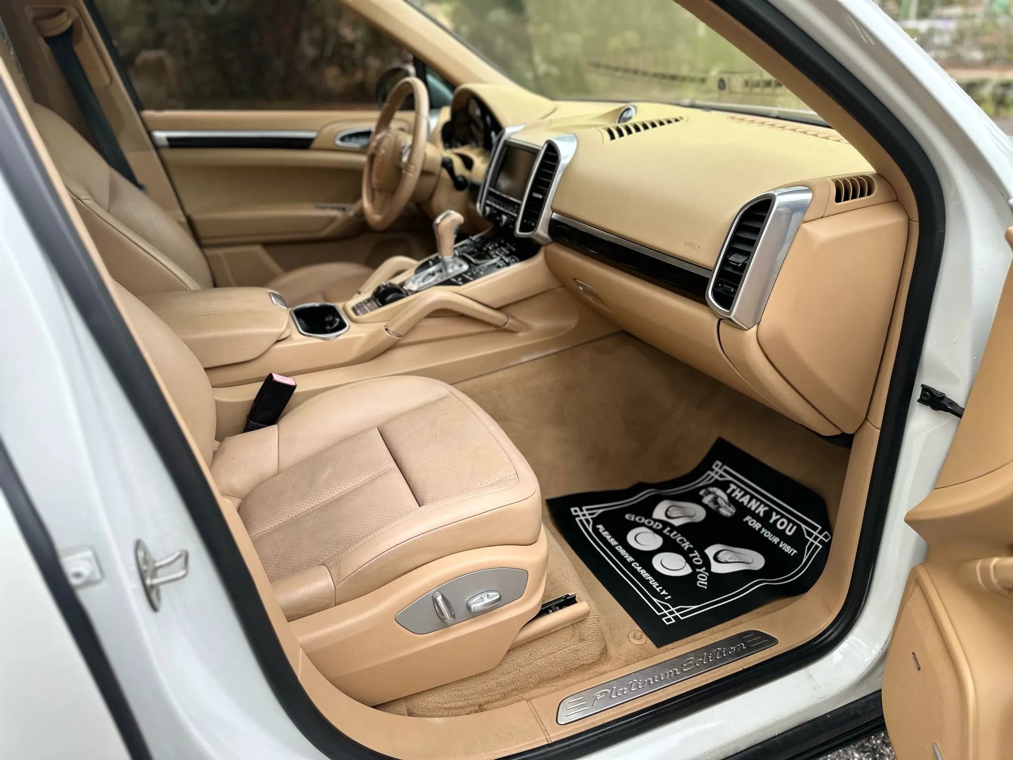 Used 2014 Porsche Cayenne Platinum Edition image 9