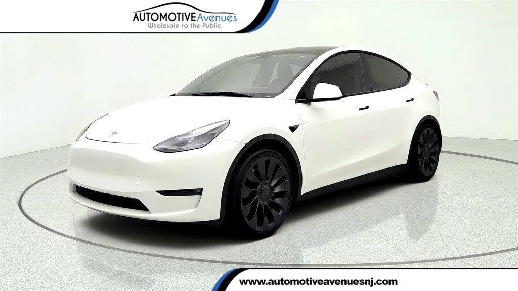 Used 2024 Tesla Model Y Performance AWD/4WD image 1