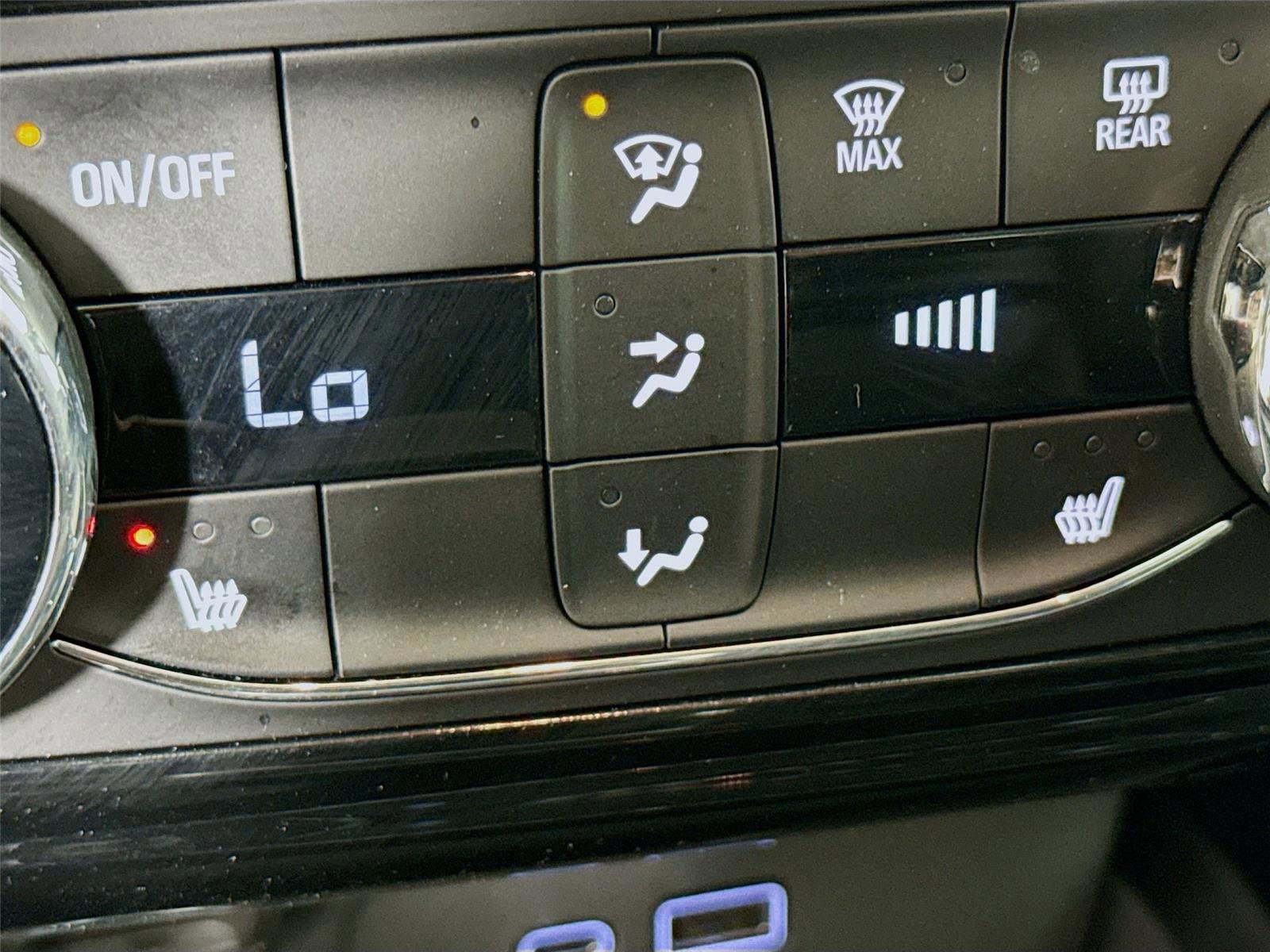Used 2024 Chevrolet Trax LT w/ Driver Confidence Package FWD image 20