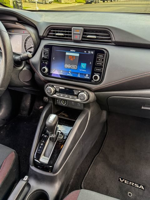 Used 2024 Nissan Versa SR FWD image 31