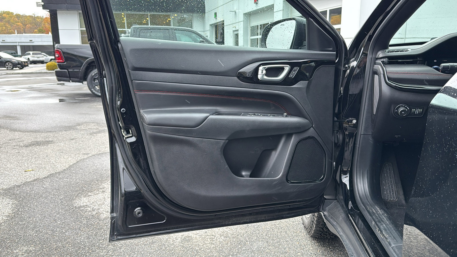 Certified 2024 Jeep Compass Trailhawk w/ Trailhawk Elite Group image 12