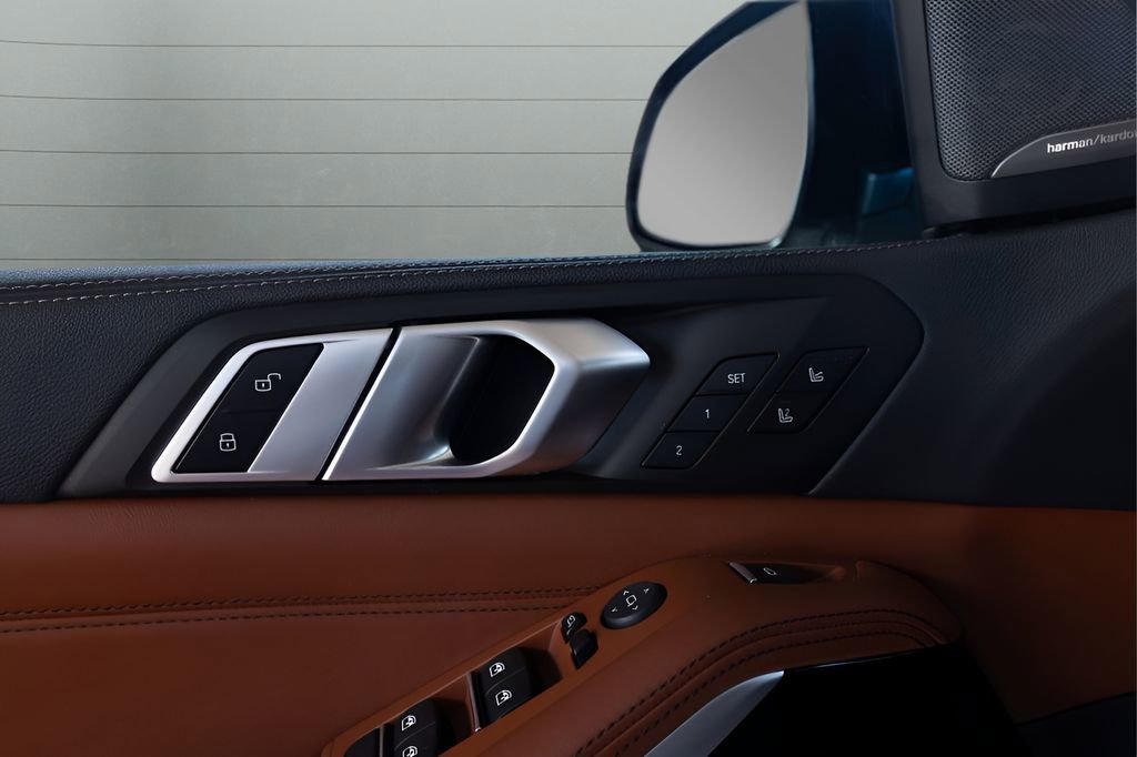 Used 2022 BMW X5 M50i w/ Executive Package AWD/4WD image 22