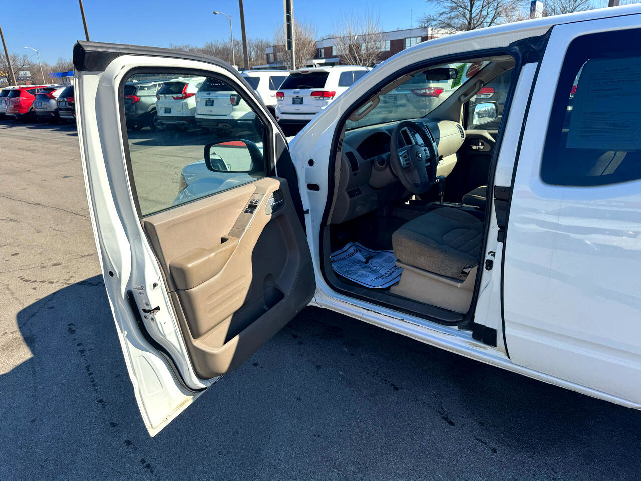 Used 2015 Nissan Frontier SV image 13