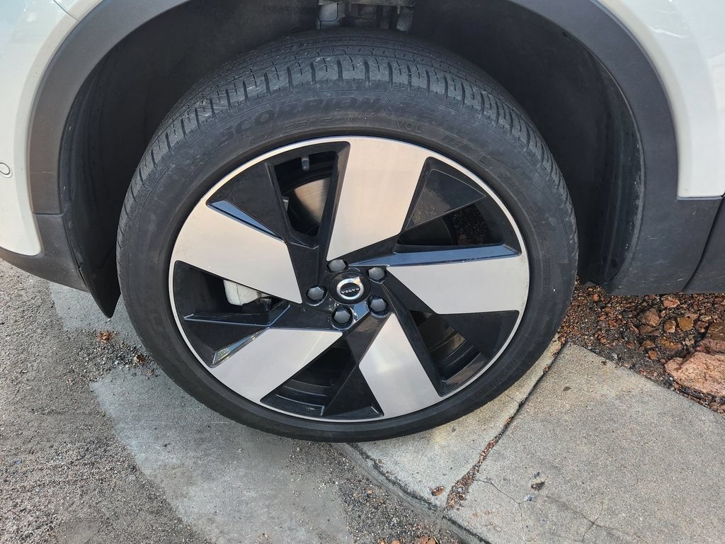Used 2023 Volvo C40 P8 Recharge Ultimate AWD/4WD image 7