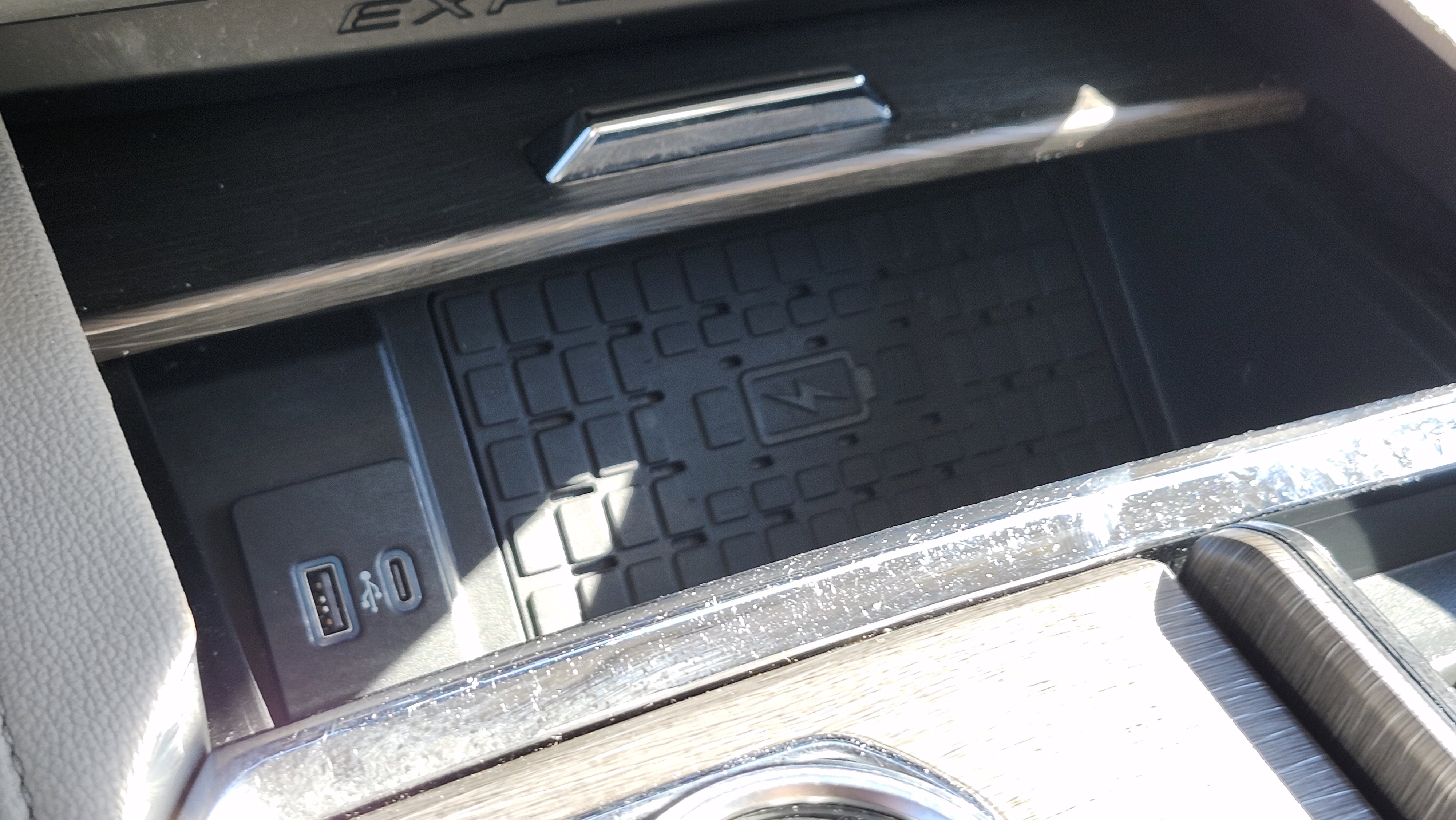 Used 2023 Ford Expedition Limited image 34