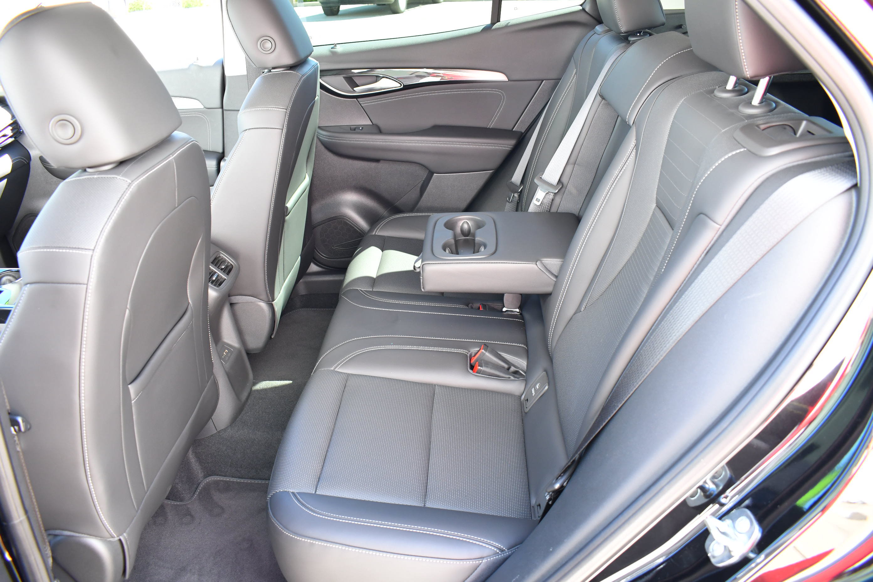 Used 2024 Buick Envision Preferred AWD/4WD image 23